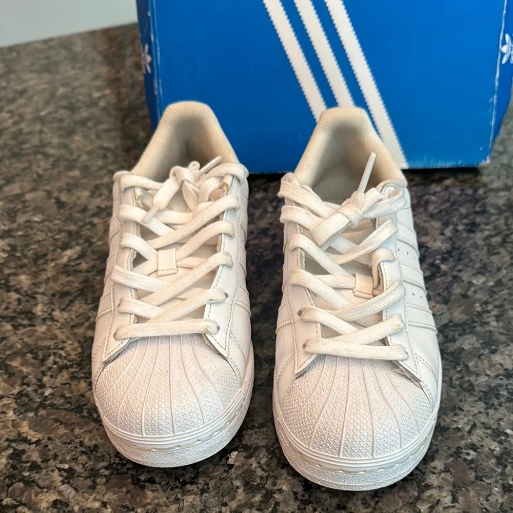 Adidas superstar foundation Classic White Leather Sneakers 6.5Y - Picture 3 of 10